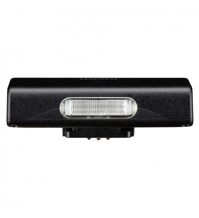 Ricoh GF-2 bliskavica